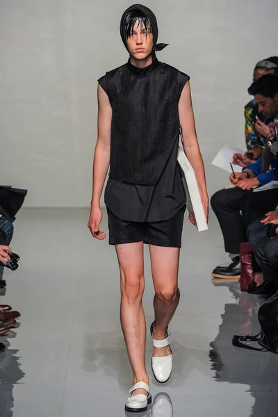 Look 3